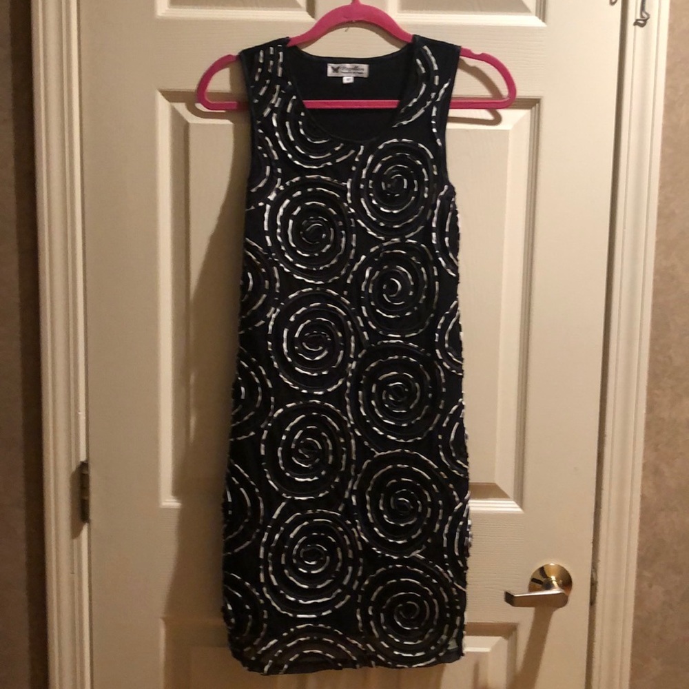Papillon Black & white textured dots roses dress